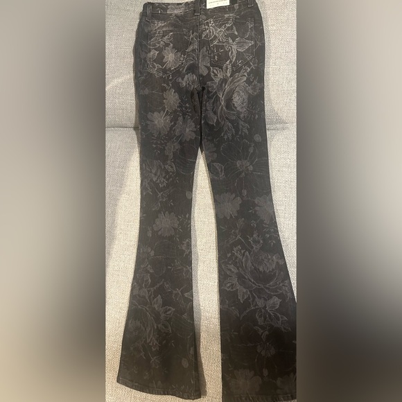 HIGH RISE SKINNY BOOTCUT IN FAIRYTALE FLORAL BLACK Sustainable Seven Jeans NWT - Picture 8 of 12